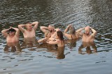 Morsy z Radomska zakończyły zimowy sezon kąpielą na Wymysłówku. ZDJĘCIA