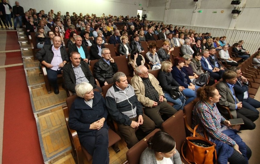Pełna sala ludzi na spotkaniu z Platformą Obywatelską w Ożarowie (WIDEO, zdjęcia)
