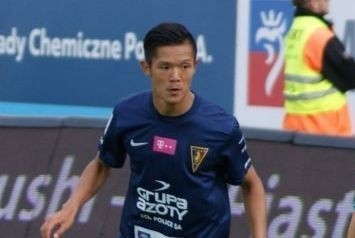 Takafumi Akahoshi na testach w FC Ufa