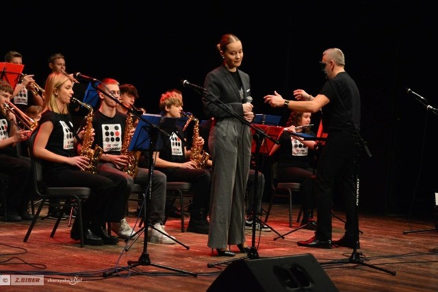 Włoszczowski Big Band wystąpi na scenie Domu Kultury z wokalistką Patrycją Piątek.