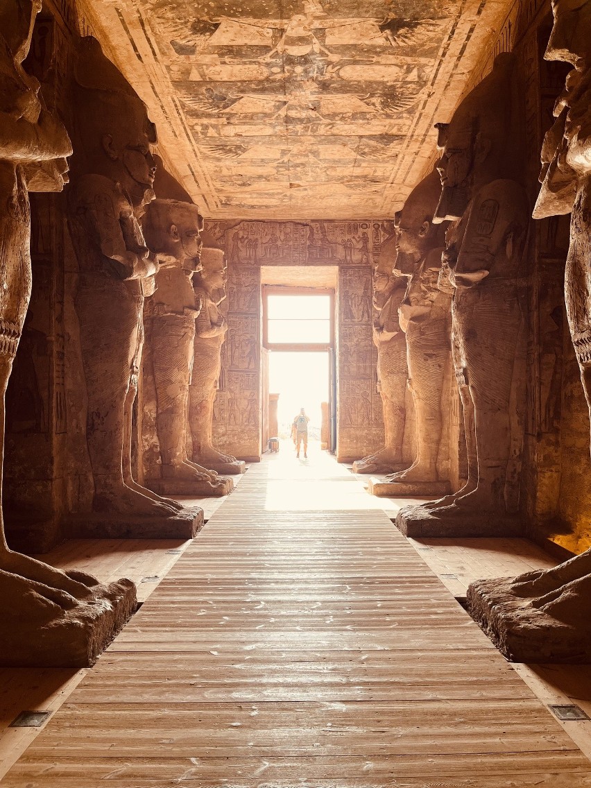 „Abu Simbel: świątynie nad Nilem” oraz „Piramidy w Gizie: sięgnąć do gwiazd” na Polsat Viasat History