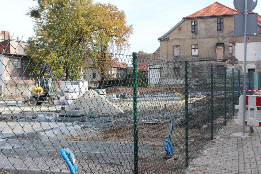 Trwa budowa parkingu na terenie dawnych zakładów Tarmilo w...
