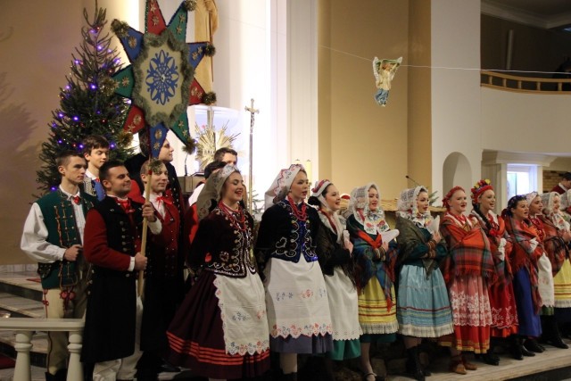 Zespół Wielkopolanie zaśpiewa kolędy w czwartek w kościele Chrystusa  Najwyższego Kapłana