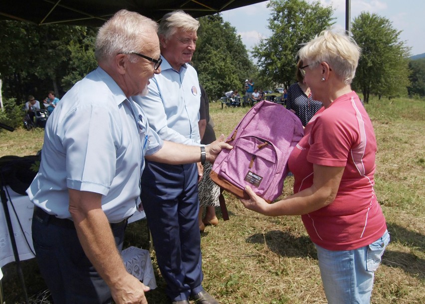 Odkryj Beskid Wyspowy. W sobotni wieczór wspięli się na Ćwilin, a w niedzielny poranek pokonali Łopusze Wschodnie