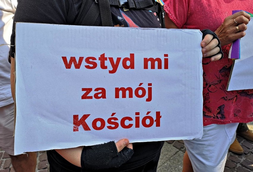 Kraków. Wierzący i niewierzący przeciw nienawiści - demonstracja poparcia dla środowisk LGBT, padły mocne hasła