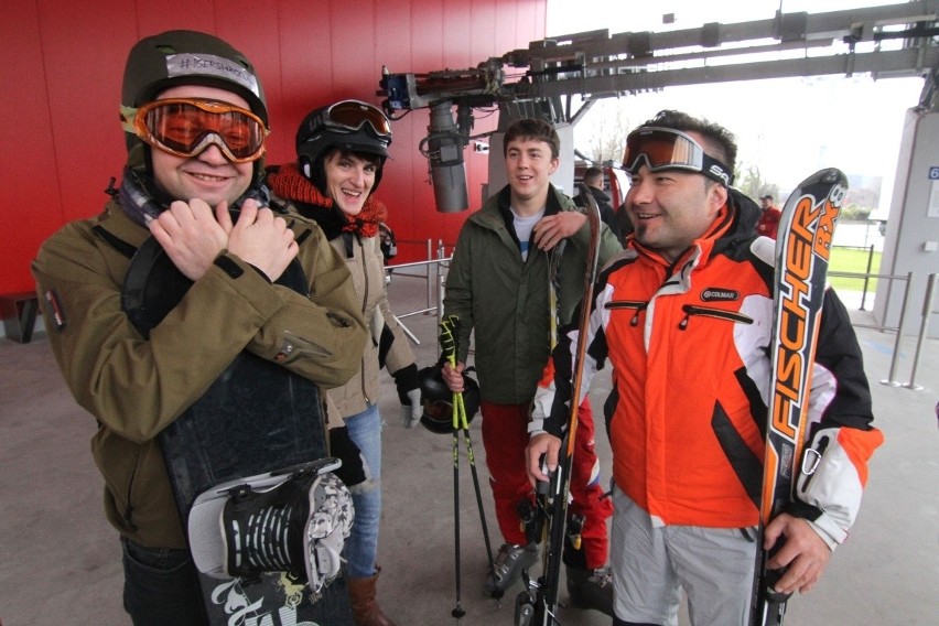 Z nartami i snowboardem do... Polinki. Tak rozpoczęli zimę [ZDJĘCIA]