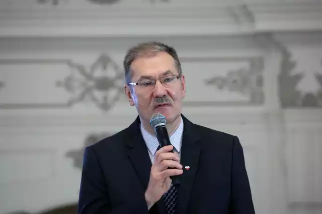 Roman Kowalczyk był kuratorem oświaty na Dolnym Śląsku od 2016 roku. Startował w ostatnich wyborach do Sejmu, ale bezskutecznie.