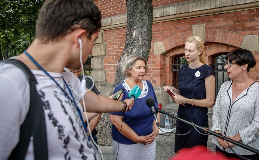 Lepszy Gdańsk alarmuje: "Zaginęło 500 podpisów pod projektem naszej uchwały o dostępie do opieki i rehabilitacji"