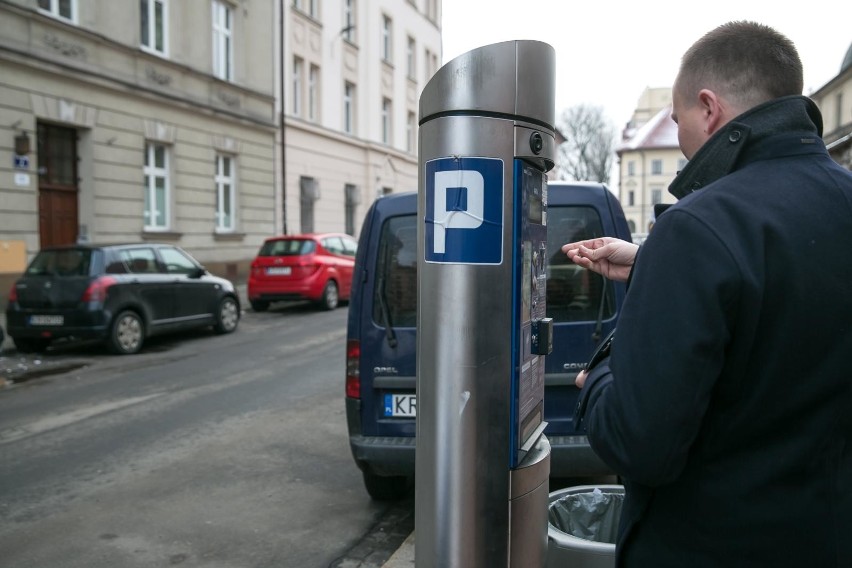 Nowy system pozwoli kierowcom płacić przez komórkę za parkowanie