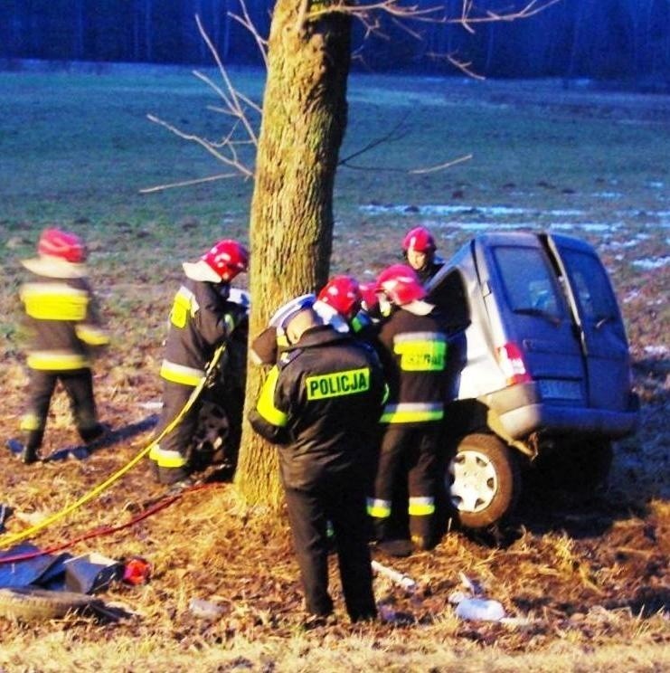 Wypadek na 19. Zginął kierowca