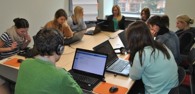Test językowy w Kieleckim Parku Technologicznym zdawało 80 osób zainteresowanych studiami w Danii.  