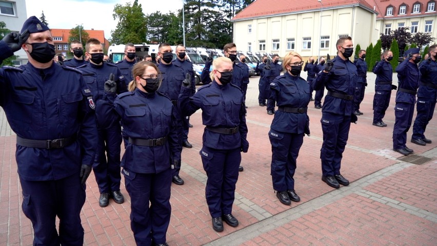 Ślubowanie policjantów w Bydgoszczy. Wkrótce trafią do swoich komisariatów [zdjęcia]