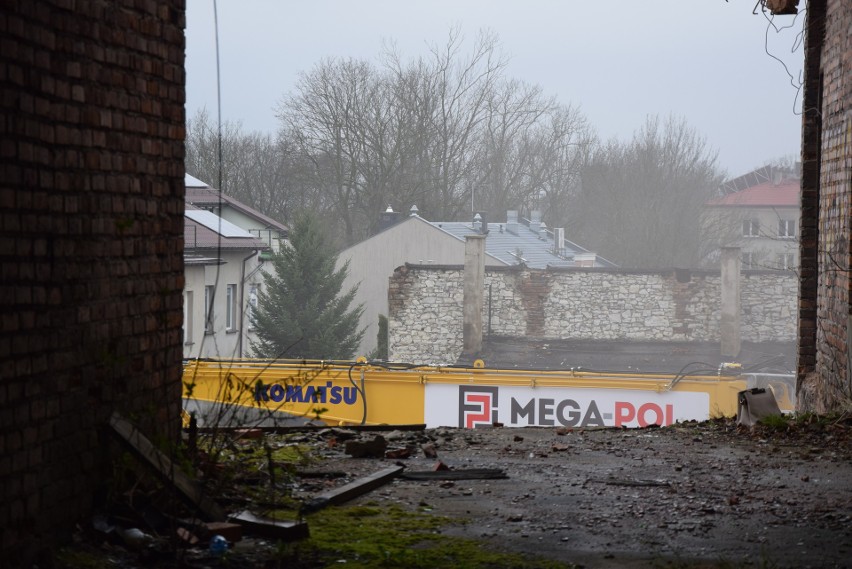 Częstochowa. Ruszyła rozbiórka rudery pod Jasnej Górą. Co...