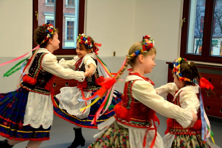 "Rudzianie" w swoim repertuarze mają pieśni i tańce regionu