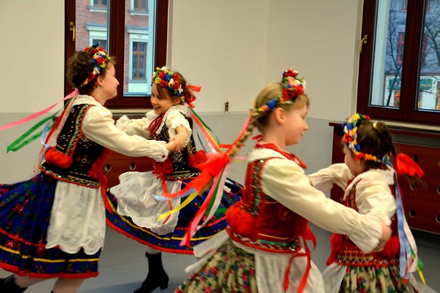 "Rudzianie" w swoim repertuarze mają pieśni i tańce regionu