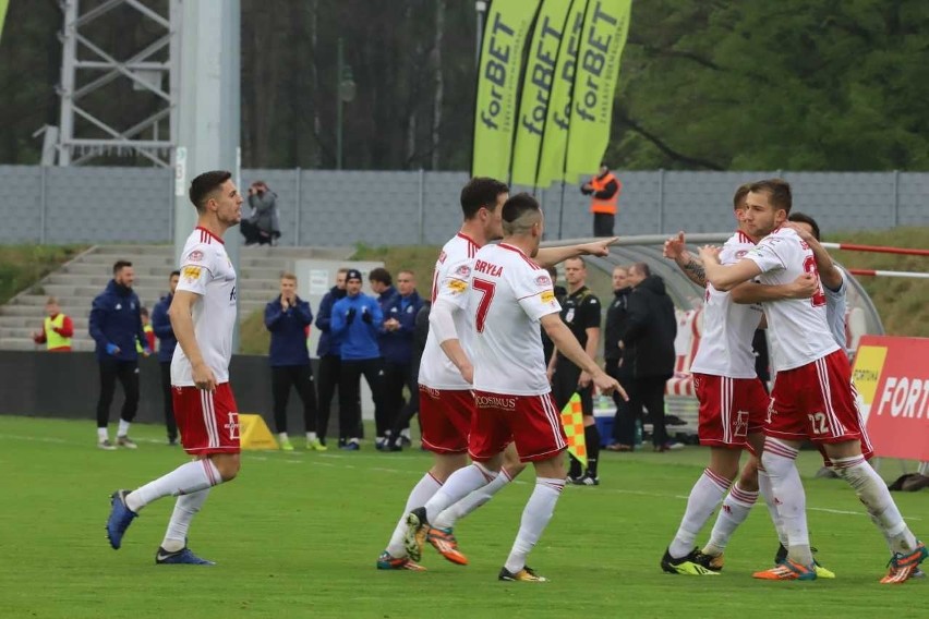 ŁKS - Raków 2:0. Już nie krok, a kroczek dzieli łodzian od ekstraklasy