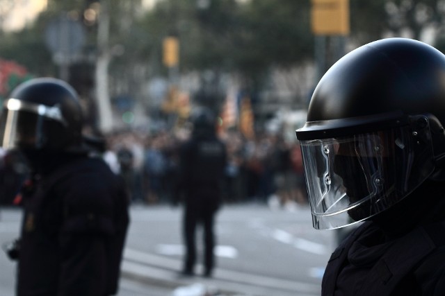 Czterech policjantów zostało rannych podczas zamieszek na festynie pod Madrytem. Zdjęcie ilustracyjne