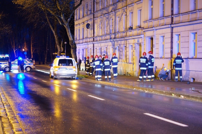 Uderzył autem w przyłącze gazowe przy ulicy Nad Śluzami.