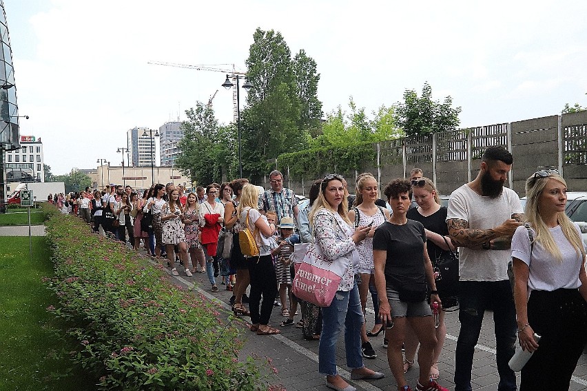 Swój udział w imprezie zadeklarowało 2,5 tysiąca ludzi z...