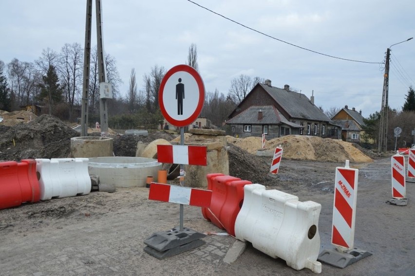 Trwa budowa wiaduktu w Skarżysku. Wkrótce zmiany w organizacji ruchu w mieście (ZDJĘCIA)