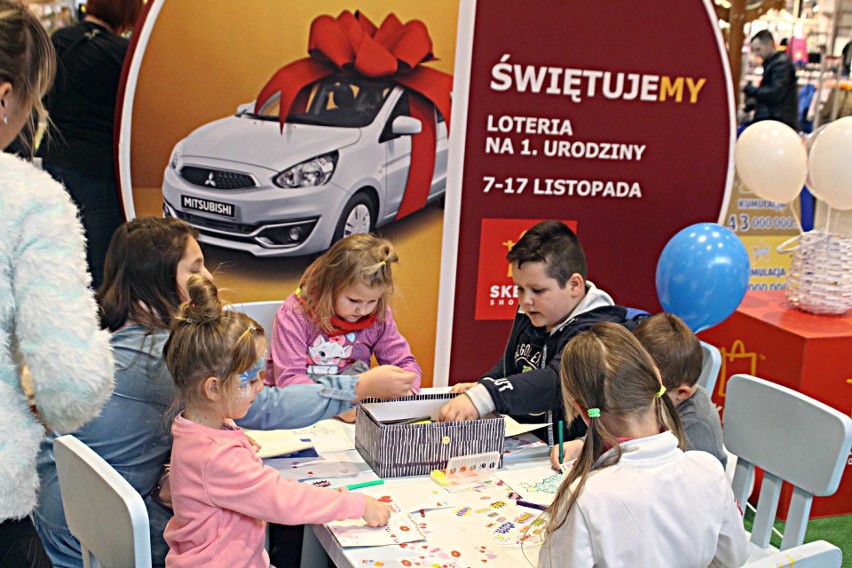 Pierwsze urodziny Skende Shopping w Lublinie. Konkursy, loteria i tort czekały na klientów (ZDJĘCIA)