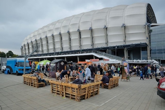 W weekend 6-7 kwietnia odbędzie się festiwal food trucków na stadionie w Poznaniu.