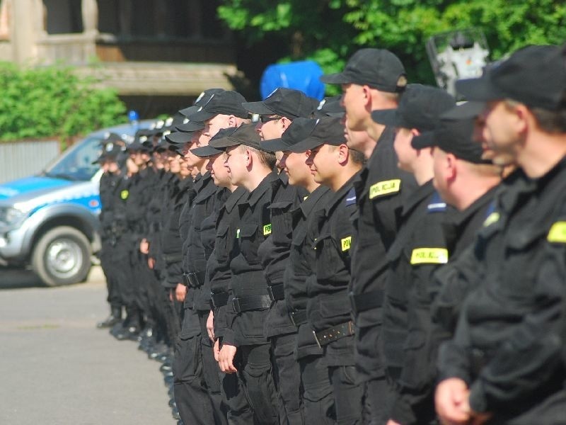 We wtorek ponad dwustu policjantów wyjechało z Sandomierza...