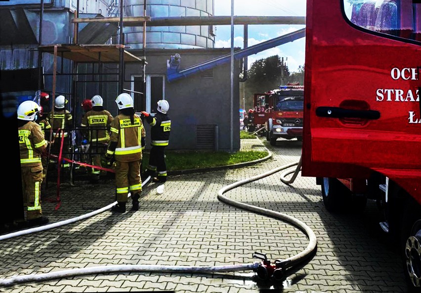 Siedem zastępów strażackich walczyło z ogniem w stolarni nieopodal Krynicy-Zdroju