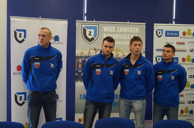 Nowi zawodnicy Zawiszy (od lewej Łukasz Nawotczyński, Paweł Zieliński, Michał Płonka i Matej Nather
