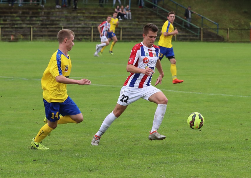 Stal Szczecin (żółte koszulki) - Odra Opole 1:2.