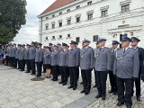 Święto Policji w Sandomierzu. Podczas powiatowych obchodów wręczono awanse na wyższe stopnie i podziękowania za współpracę