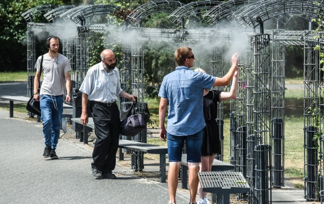 Przynajmniej do końca tygodnia w regionie możemy spodziewać się upalnych temperatur. Kiedy odczujemy ochłodzenie? Jaka czeka nas pogoda? Sprawdź.O tym co czeka nas w pogodzie w najbliższych dniach czytaj na kolejnych slajdach --->Pogoda na dzień (31.05.2018)  | KUJAWSKO-POMORSKIEŹródło: TVN Meteo/x-news