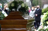 Oszustwa w słubickim zakładzie pogrzebowym: wyłudzanie pieniędzy, złe przechowywanie ciał. Dwie osoby usłyszały ponad 500 zarzutów!
