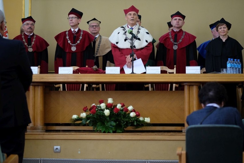 Andrzej Byrt z doktoratem honoris causa UEP