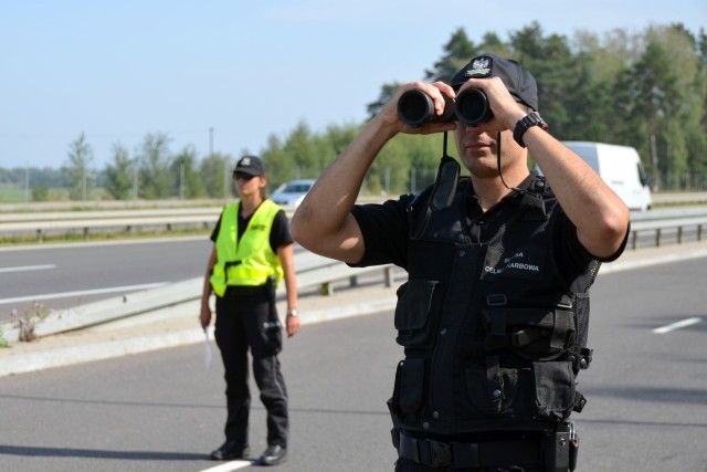 Bobrowniki. Podczas odprawy na granicy turysta nie zgłosił prawie 55 tys. euro. Musiał zapłacić karę