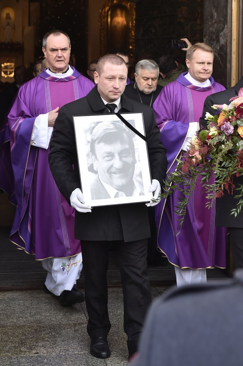 Tak było na pogrzebie Mirosława Hermaszewskiego. GALERIA ZDJĘĆ. Tak wyglądało ostatnie pożegnanie polskiego lotnika ZDJĘCIA