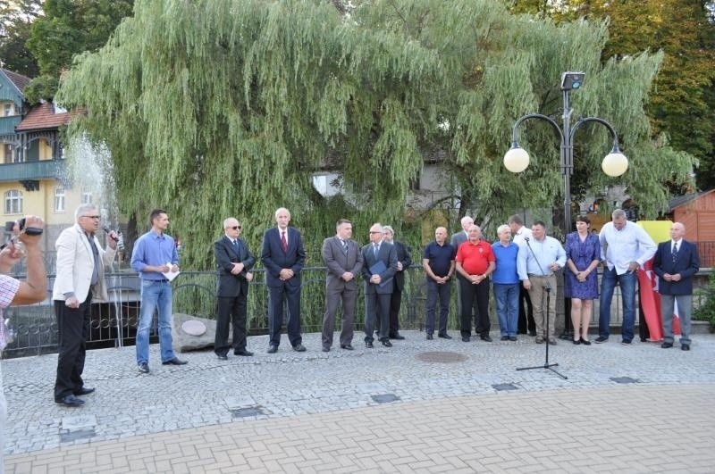 Nowe dłonie w polanickiej Alei Gwiazd Koszykówki (ZDJĘCIA)