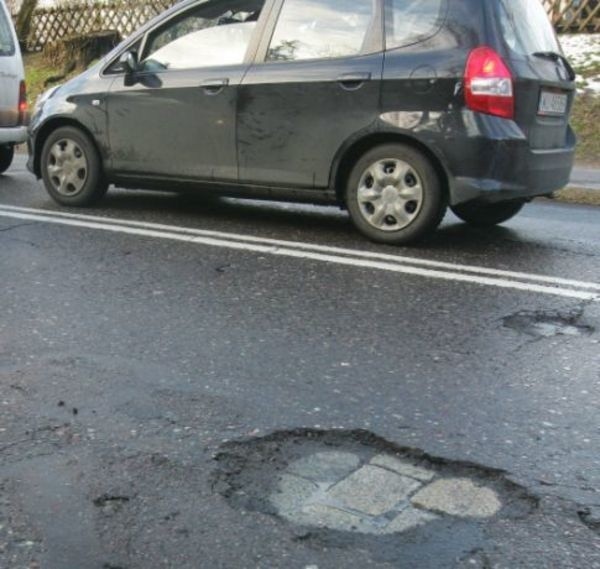 Stan ul. Kościuszki, czyli krajowej drogi, biegnącej przez centrum Wyszkowa jest katastrofalny a nie ma pieniędzy na jej przebudowę