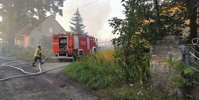 W Milewie strażacy z OSP Rychława w ciągu ostatnich kilku dni gasili cztery pożary w gospodarstwach. Starty są ogromne