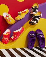 McDonald's we współpracy z firmą Crocs wprowadza na rynek... buty. Kolekcja jest mocno limitowana. Ile trzeba zapłacić? 