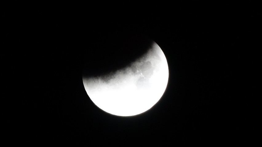 Całkowite zaćmienie księżyca. Zdjęcia internautów