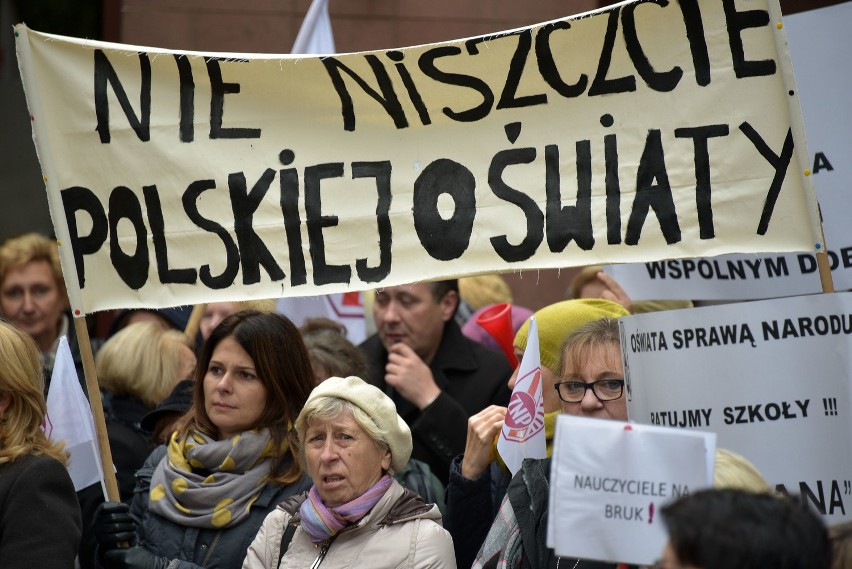 W poniedziałek w 17 miastach Polski odbyły się protesty...