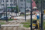 Dąbrowa Górnicza w przebudowie. Widać nowe przystanki w centrum i torowisko tramwajowe. Co jeszcze się zmienia?
