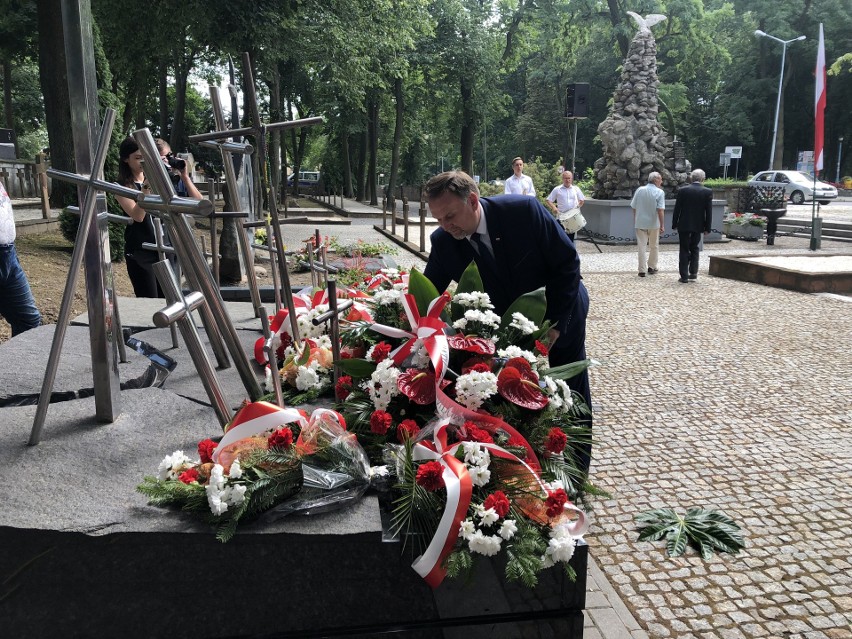 W Sandomierzu odbyły się obchody 75.rocznicy Zbrodni Wołyńskiej. Przy Mogile Wołyńskiej odmówili modlitwę  