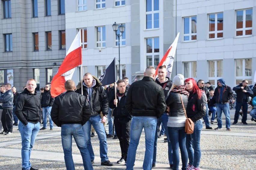 Białystok. Marsz antyimigracyjny. Białystok wolny od...