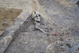 Podczas prac archeologicznych przy SPSK nr 1 w Lublinie znaleziono ludzki szkielet. Zobacz