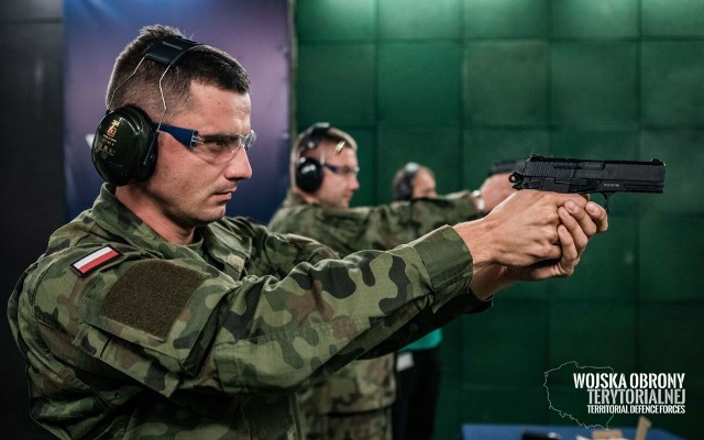 Nowe pistolety mają umożliwić jednoczesne wycofanie z eksploatacji  przestarzałych pistoletów wojskowych kalibru 9 mm Makarow.