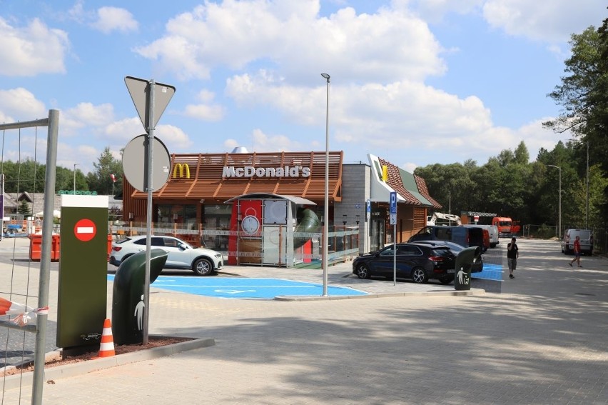 W powiecie skarżyskim powstaje kolejny McDonald's. Otwarcie już we wrześniu. Zobacz zdjęcia