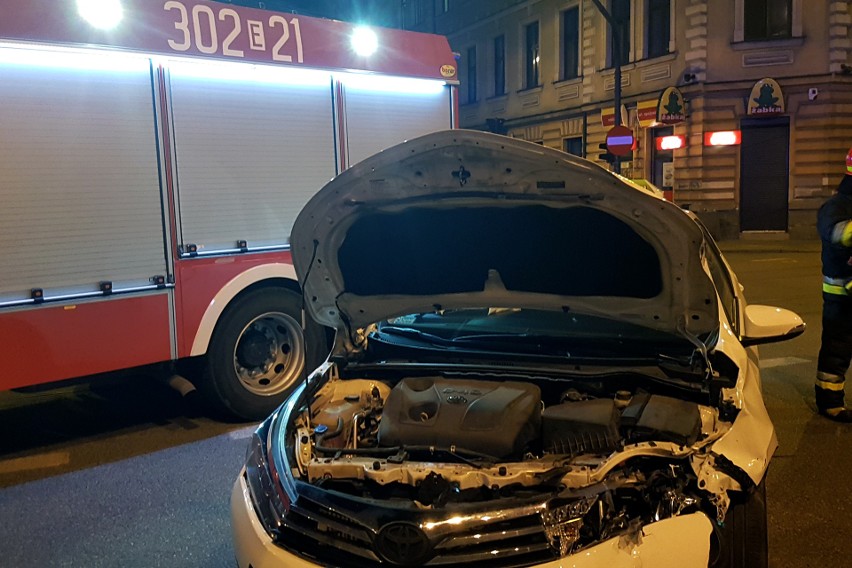 Wypadek na Kilińskiego w Łodzi. Zderzenie taksówki i...