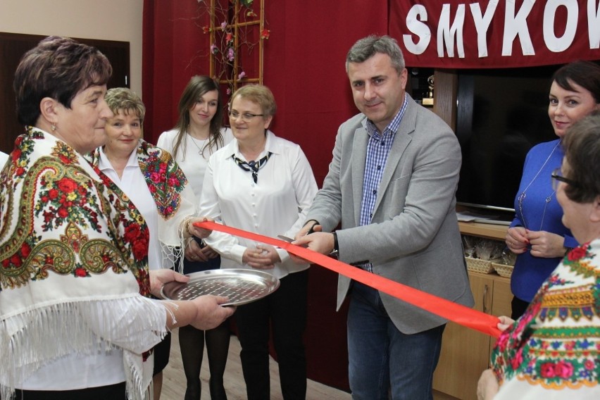 Burmistrz Dariusz Meresiński podczas uroczystego otwarcia...